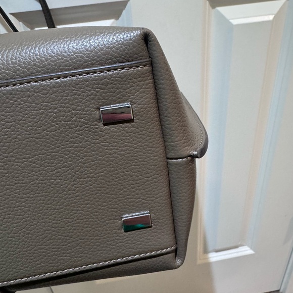 Tory Burch Perry Leather Tote Bag - Picture 5 of 10